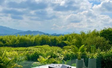 Majestuosa casa campestre amoblada con impresionante vista a los nevados en Malabar Condominio Campestre. Pereira - Colombia.