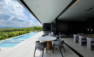 Majestuosa casa campestre amoblada con impresionante vista a los nevados en Malabar Condominio Campestre. Pereira - Colombia.