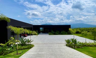 Majestuosa casa campestre amoblada con impresionante vista a los nevados en Malabar Condominio Campestre. Pereira - Colombia.