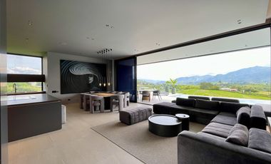 Majestuosa casa campestre amoblada con impresionante vista a los nevados en Malabar Condominio Campestre. Pereira - Colombia.
