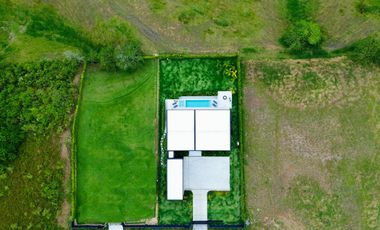 Majestuosa casa campestre amoblada con impresionante vista a los nevados en Malabar Condominio Campestre. Pereira - Colombia.