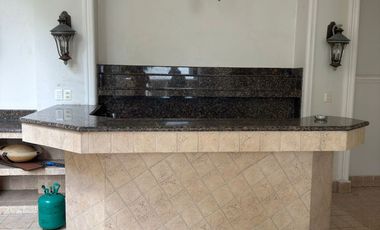 Residencia Estilo Francés en Venta – Fracc. Villa Encantada, Tampico