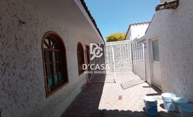 Amplia casa en venta en Arboledas