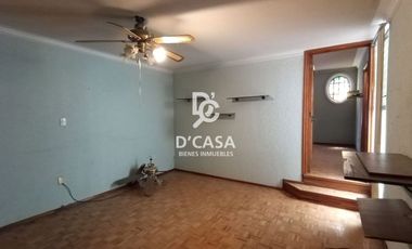 Amplia casa en venta en Arboledas