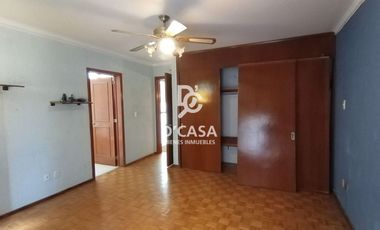 Amplia casa en venta en Arboledas