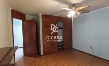 Amplia casa en venta en Arboledas