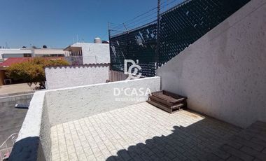 Amplia casa en venta en Arboledas