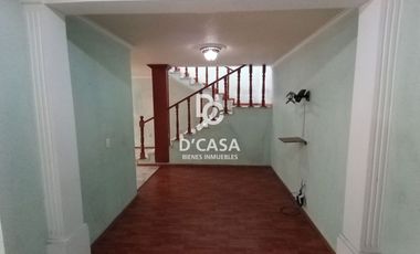 Amplia casa en venta en Arboledas