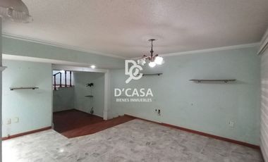 Amplia casa en venta en Arboledas