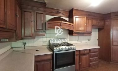 Amplia casa en venta en Arboledas