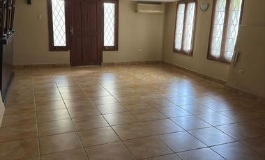 Residencia con doble acceso en Privada México – Col. Guadalupe, Tampico