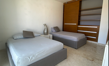 Amplio departamento de 3 cuartos en renta. A dos cuadras de la 5ta y caminando a la playa.