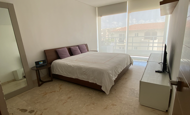 Amplio departamento de 3 cuartos en renta. A dos cuadras de la 5ta y caminando a la playa.