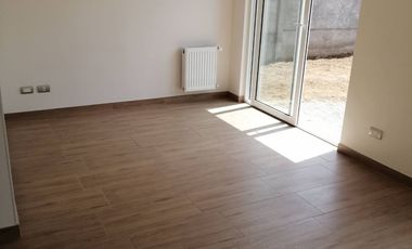 Arriendo casa en Condominio