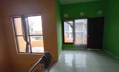 Di Sewakan rumah cocok buat kantor atau keluarga di Monjali dlm ringroad dkt ugm