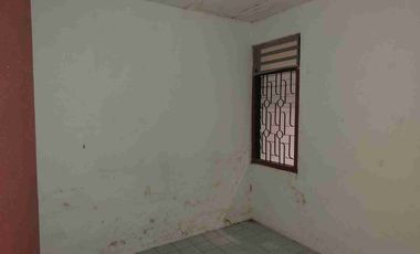 Dijual cepat rumah siap renovasi di Perumahan Bekasi Kaya Indah, Bekasi