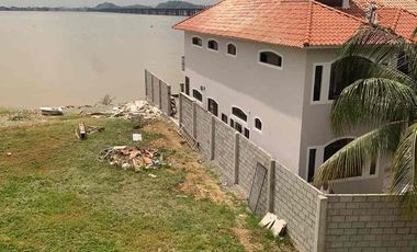 VENDO HERMOSO TERRENO FRENTE AL RIO