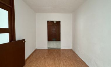 Casa en Renta sobre Av. Tepeyac, Col. Chapalita, ideal para Restaurante