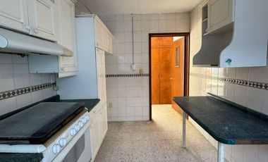 Casa en Renta sobre Av. Tepeyac, Col. Chapalita, ideal para Restaurante