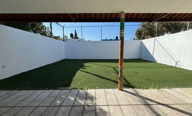 Casa en Renta sobre Av. Tepeyac, Col. Chapalita, ideal para Restaurante