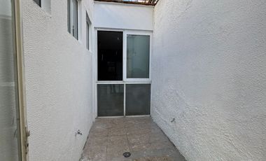 Casa en Renta sobre Av. Tepeyac, Col. Chapalita, ideal para Restaurante