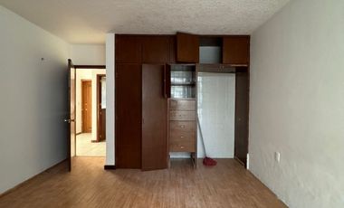 Casa en Renta sobre Av. Tepeyac, Col. Chapalita, ideal para Restaurante