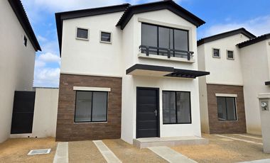 Venta de Casas de Estreno de 3 Dormitorios - Urbanización Los Prados, Km 7.5 vía a Salitre. Junto a Unidad Educativa Tejar.