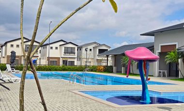 Venta de Casas de Estreno de 3 Dormitorios - Urbanización Los Prados, Km 7.5 vía a Salitre. Junto a Unidad Educativa Tejar.