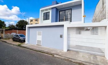 SE VENDE CASA FAMILIAR AMPLIA CON ESPACIOS MODERNO