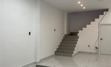 SE VENDE CASA FAMILIAR AMPLIA CON ESPACIOS MODERNO