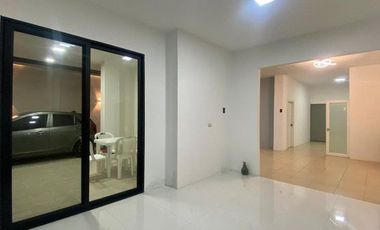 SE VENDE CASA FAMILIAR AMPLIA CON ESPACIOS MODERNO