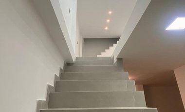 SE VENDE CASA FAMILIAR AMPLIA CON ESPACIOS MODERNO