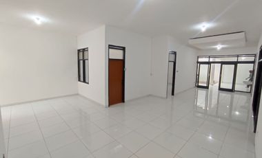 Rumah 2 Lantai Siap Huni di Jalan Leuwi Sari Bandung