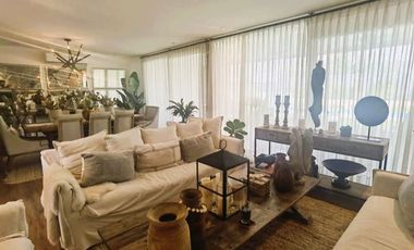 VENTA CASA MEDITERRÁNEA EN EXCLUSIVO CONDOMINIO DE CHICUREO, 4D (2D EN SUIETE) + 5B + TERRAZA + QUINCHO + PISCINA, AL LADO DEL COLEGIO SAN ANSELMO