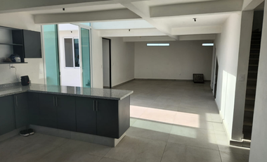 GRAN OPORTUNIDAD DE INVERSIÓN, AMPLIA CASA DE RECUPERACIÓN BANCARIA EN REAL DE OAXTEPEC, ENTREGA INMEDIATA.