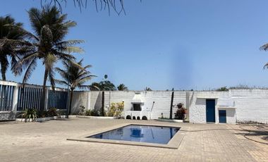 VILLAMIL PLAYAS VENDO CASA DE UNA PLANTA EN URBANIZACION ANACAPRI 2 CON SALIDA AL MAR