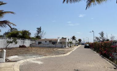 VILLAMIL PLAYAS VENDO CASA DE UNA PLANTA EN URBANIZACION ANACAPRI 2 CON SALIDA AL MAR