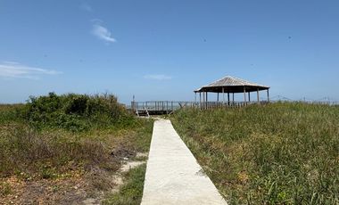 VILLAMIL PLAYAS VENDO CASA DE UNA PLANTA EN URBANIZACION ANACAPRI 2 CON SALIDA AL MAR