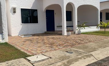 VILLAMIL PLAYAS VENDO CASA DE UNA PLANTA EN URBANIZACION ANACAPRI 2 CON SALIDA AL MAR