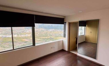 EN RENTA DEPARTAMENTO CON VISTA AL CAMPO DE GLOF TRES MARÍAS Y ROOF