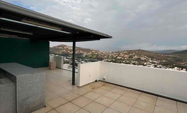 EN RENTA DEPARTAMENTO CON VISTA AL CAMPO DE GLOF TRES MARÍAS Y ROOF