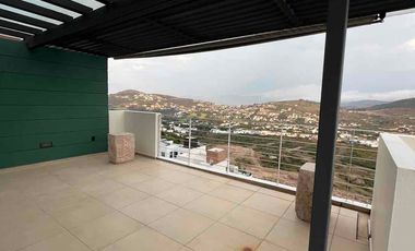 EN RENTA DEPARTAMENTO CON VISTA AL CAMPO DE GLOF TRES MARÍAS Y ROOF