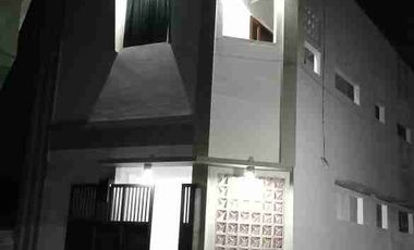 jual kost 6 kmr, AC, hrg 1,4 milyard nego