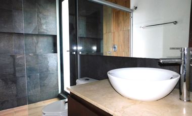 Casa en renta amueblada arbolada residencial; Cancún Q. Roo