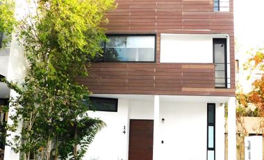 Casa en renta amueblada arbolada residencial; Cancún Q. Roo