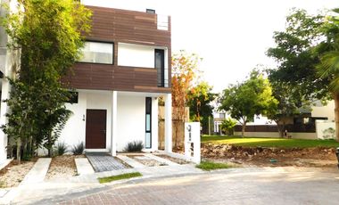 Casa en renta amueblada arbolada residencial; Cancún Q. Roo