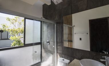 Casa en renta amueblada arbolada residencial; Cancún Q. Roo