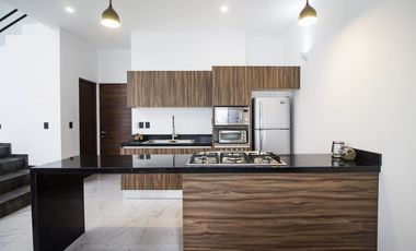 Casa en renta amueblada arbolada residencial; Cancún Q. Roo