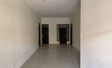 Rumah Manyar Jaya Praja Lokasi Pusat Kota 3 Kamar Tidur