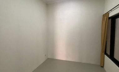 Rumah Manyar Jaya Praja Lokasi Pusat Kota 3 Kamar Tidur